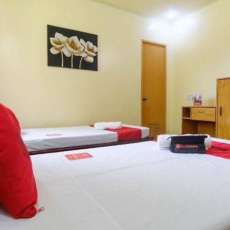 Reddoorz @ Poblacion 6 Coron Buitenkant foto