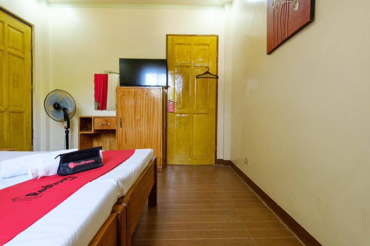 Reddoorz @ Poblacion 6 Coron Buitenkant foto