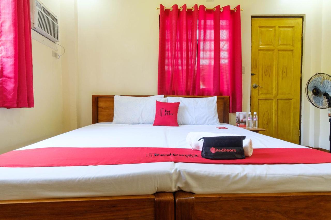 Reddoorz @ Poblacion 6 Coron Buitenkant foto